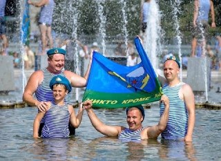 Фонтаны в Нижнем Новгороде останутся включенными на День ВДВ