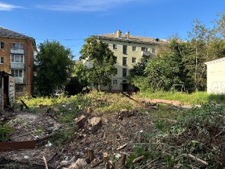 На улице Пионерской начались работы по сносу заброшенного здания